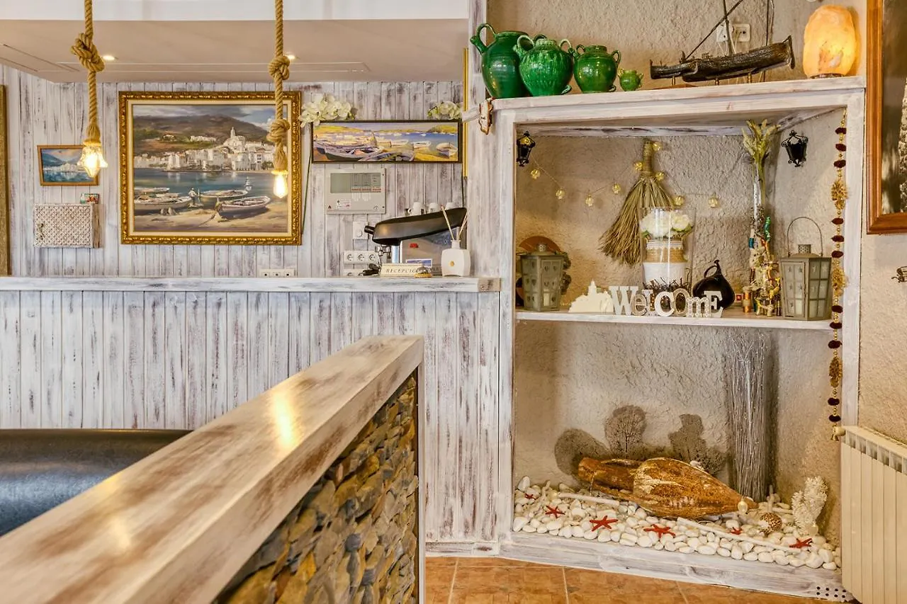 La Fonda Guest House Cadaques 2*,